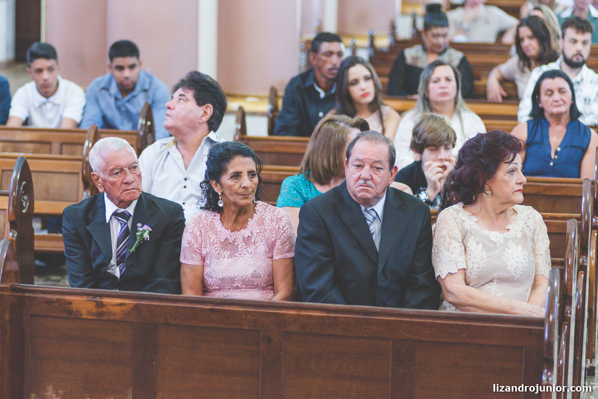 fotógrafo de casamento patos de minas lizandro junior, lizandro júnior, casamento, casar em patos, carro antigo patos de minas, noivas, catedral patos