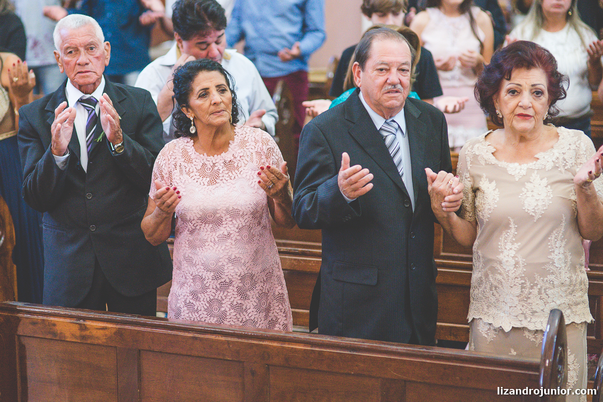 fotógrafo de casamento patos de minas lizandro junior, lizandro júnior, casamento, casar em patos, carro antigo patos de minas, noivas, catedral patos