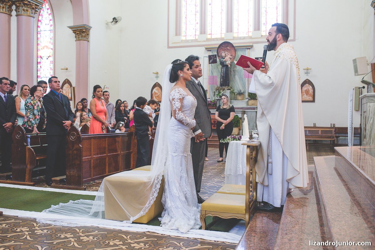 fotógrafo de casamento patos de minas lizandro junior, lizandro júnior, casamento, casar em patos, carro antigo patos de minas, noivas, catedral patos