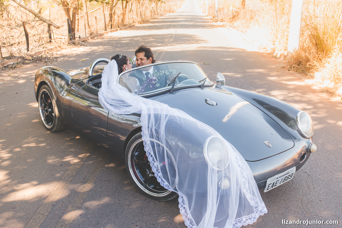 fotógrafo de casamento patos de minas lizandro junior, lizandro júnior, casamento, casar em patos, carro antigo patos de minas, noivas, catedral patos
