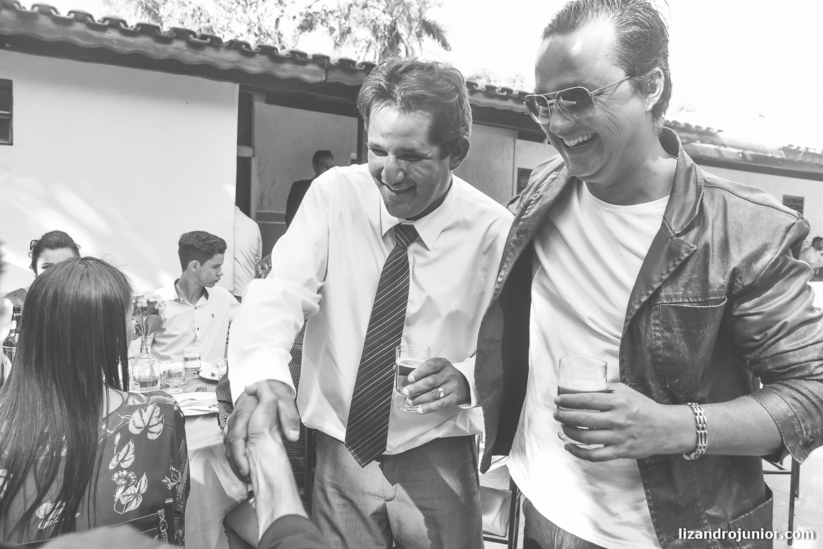 fotógrafo de casamento patos de minas lizandro junior, lizandro júnior, casamento, casar em patos, carro antigo patos de minas, noivas, festa ar livre, festa casamento sitio