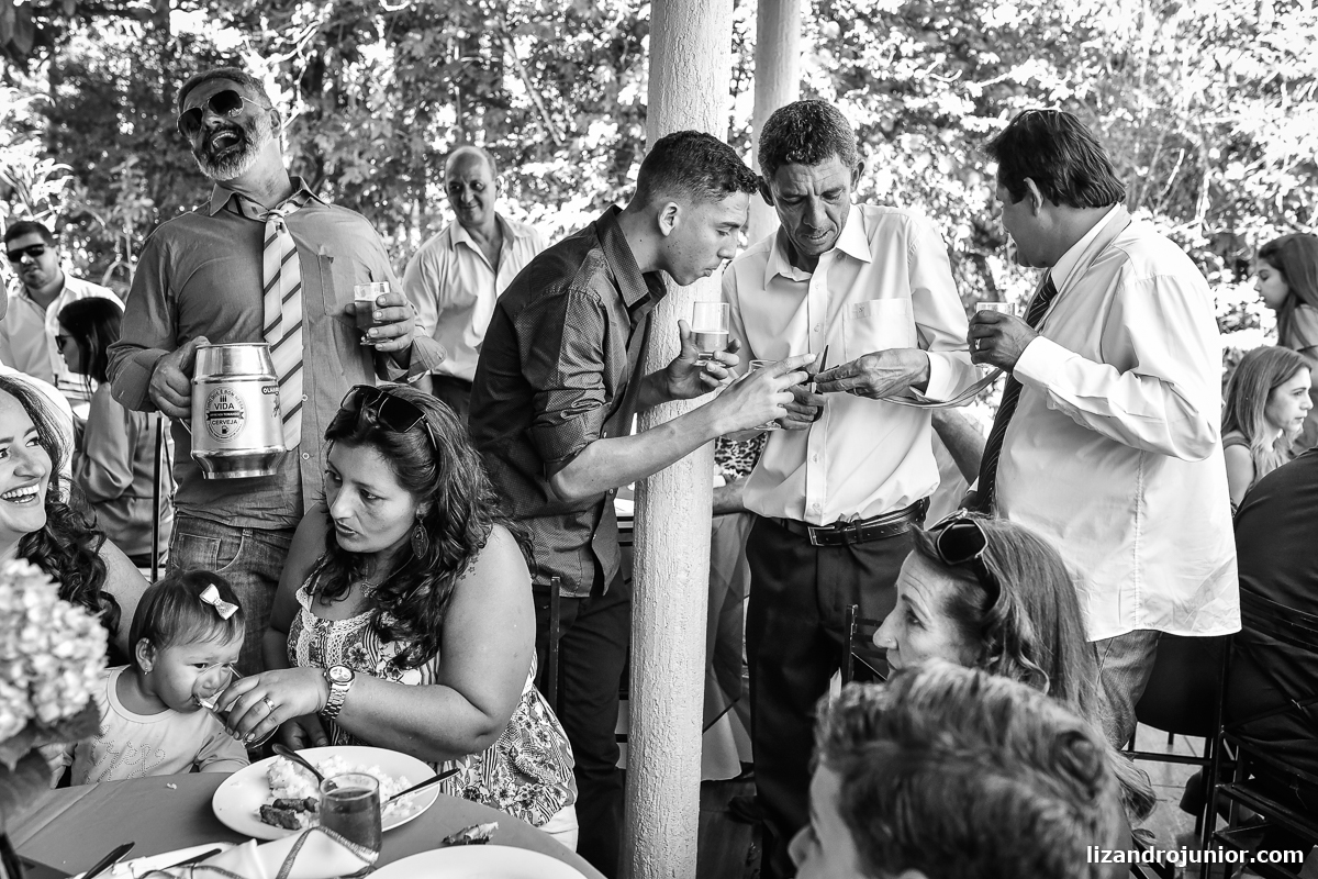 fotógrafo de casamento patos de minas lizandro junior, lizandro júnior, casamento, casar em patos, carro antigo patos de minas, noivas, festa ar livre, festa casamento sitio