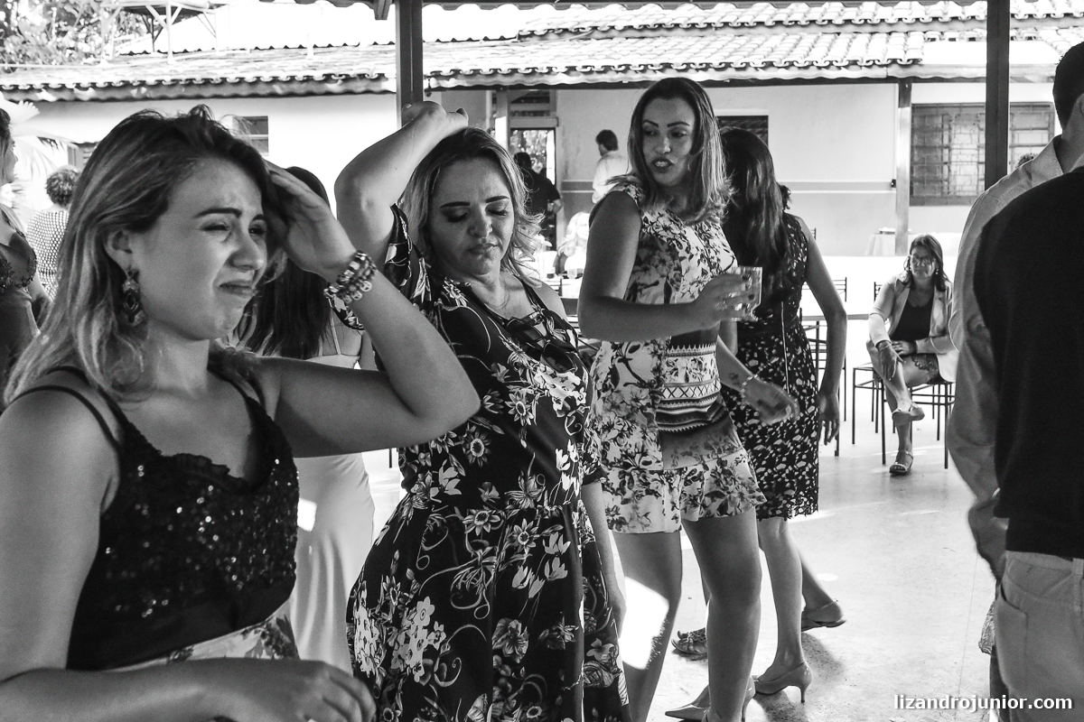 fotógrafo de casamento patos de minas lizandro junior, lizandro júnior, casamento, casar em patos, carro antigo patos de minas, noivas, festa ar livre, festa casamento sitio