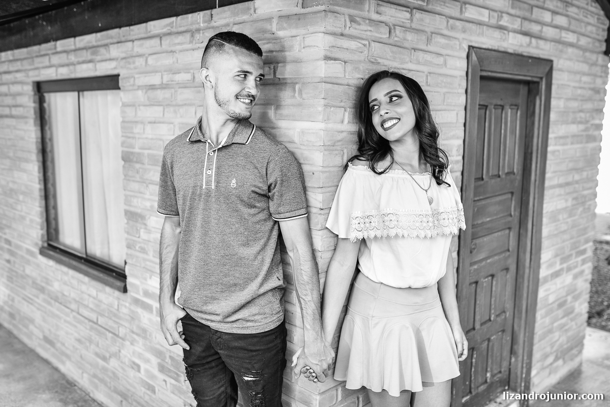 lizandro júnior fotógrafo de casamento patos de minas minas gerais, ensaio namorando, casal, ensaio ar livre, casal apaixonado, amor, felicidade, ensaio casal