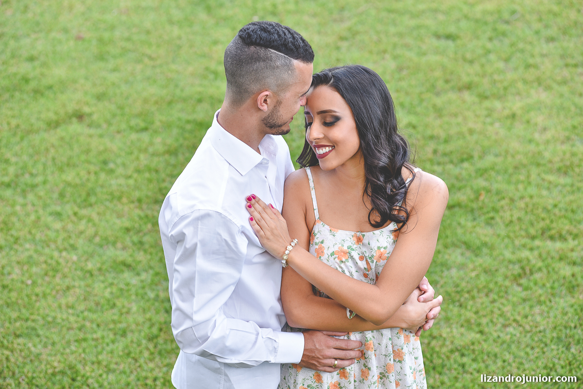 lizandro júnior fotógrafo de casamento patos de minas minas gerais, ensaio namorando, casal, ensaio ar livre, casal apaixonado, amor, felicidade, ensaio casal