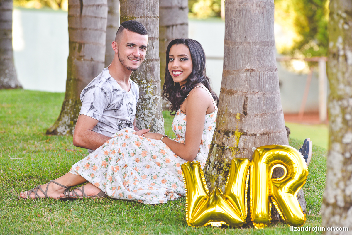 lizandro júnior fotógrafo de casamento patos de minas minas gerais, ensaio namorando, casal, ensaio ar livre, casal apaixonado, amor, felicidade, ensaio casal