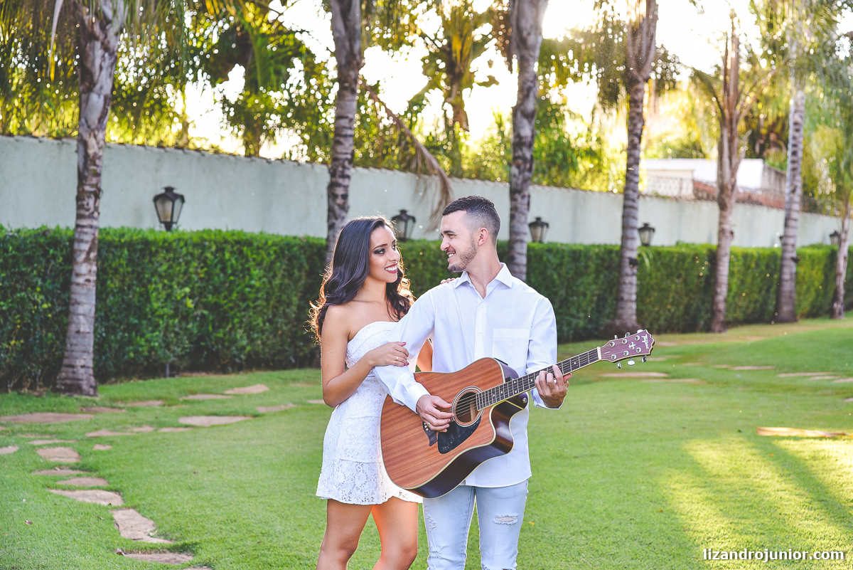 lizandro júnior fotógrafo de casamento patos de minas minas gerais, ensaio namorando, casal, ensaio ar livre, casal apaixonado, amor, felicidade, ensaio casal