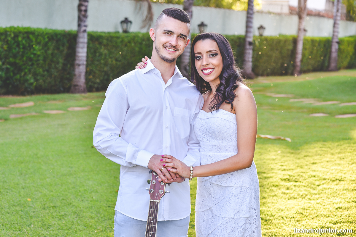 lizandro júnior fotógrafo de casamento patos de minas minas gerais, ensaio namorando, casal, ensaio ar livre, casal apaixonado, amor, felicidade, ensaio casal