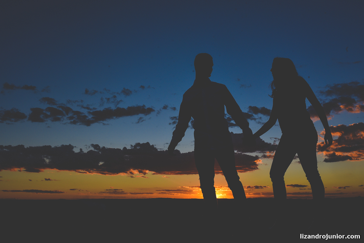 lizandro júnior fotógrafo de casamento patos de minas minas gerais, ensaio namorando, casal, ensaio ar livre, casal apaixonado, amor, felicidade, ensaio casal, por do sol patos de minas
