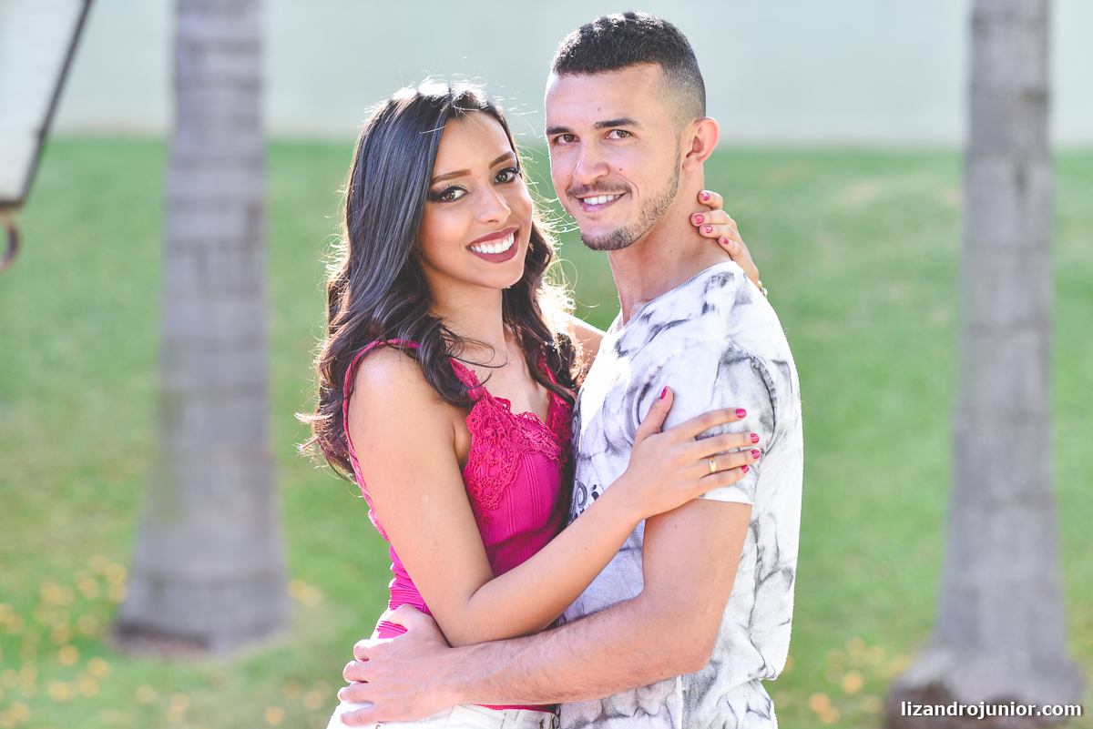 lizandro júnior fotógrafo de casamento patos de minas minas gerais, ensaio namorando, casal, ensaio ar livre, casal apaixonado, amor, felicidade, ensaio casal