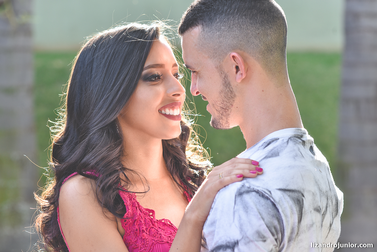 lizandro júnior fotógrafo de casamento patos de minas minas gerais, ensaio namorando, casal, ensaio ar livre, casal apaixonado, amor, felicidade, ensaio casal