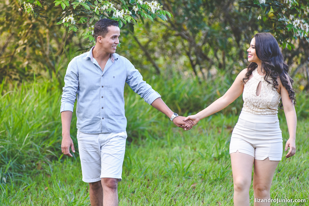 lizandro júnior, fotógrafo de casamento patos de minas, ensaio namorando, ensaio romântico, ensaio presidente olegário, casamento presidente olegário, ensaio ar livre, sítio