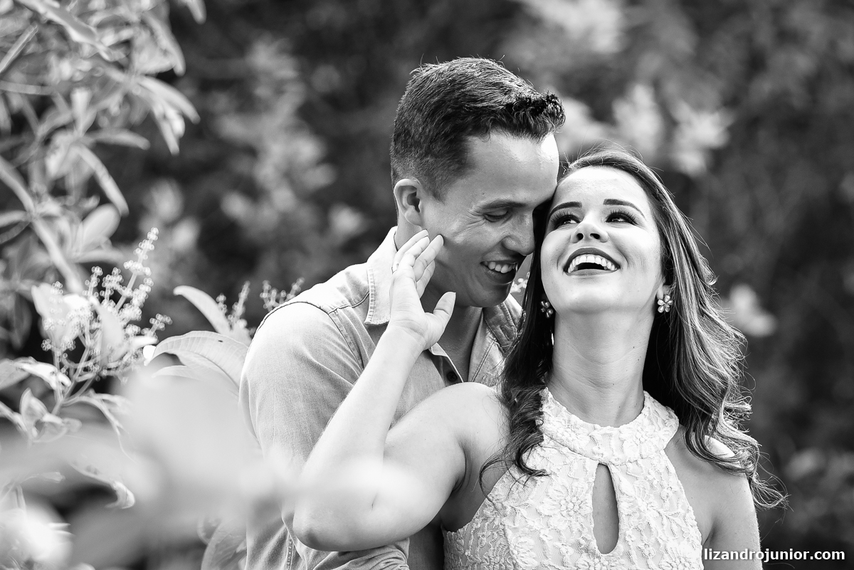 lizandro júnior, fotógrafo de casamento patos de minas, ensaio namorando, ensaio romântico, ensaio presidente olegário, casamento presidente olegário, ensaio ar livre, sítio