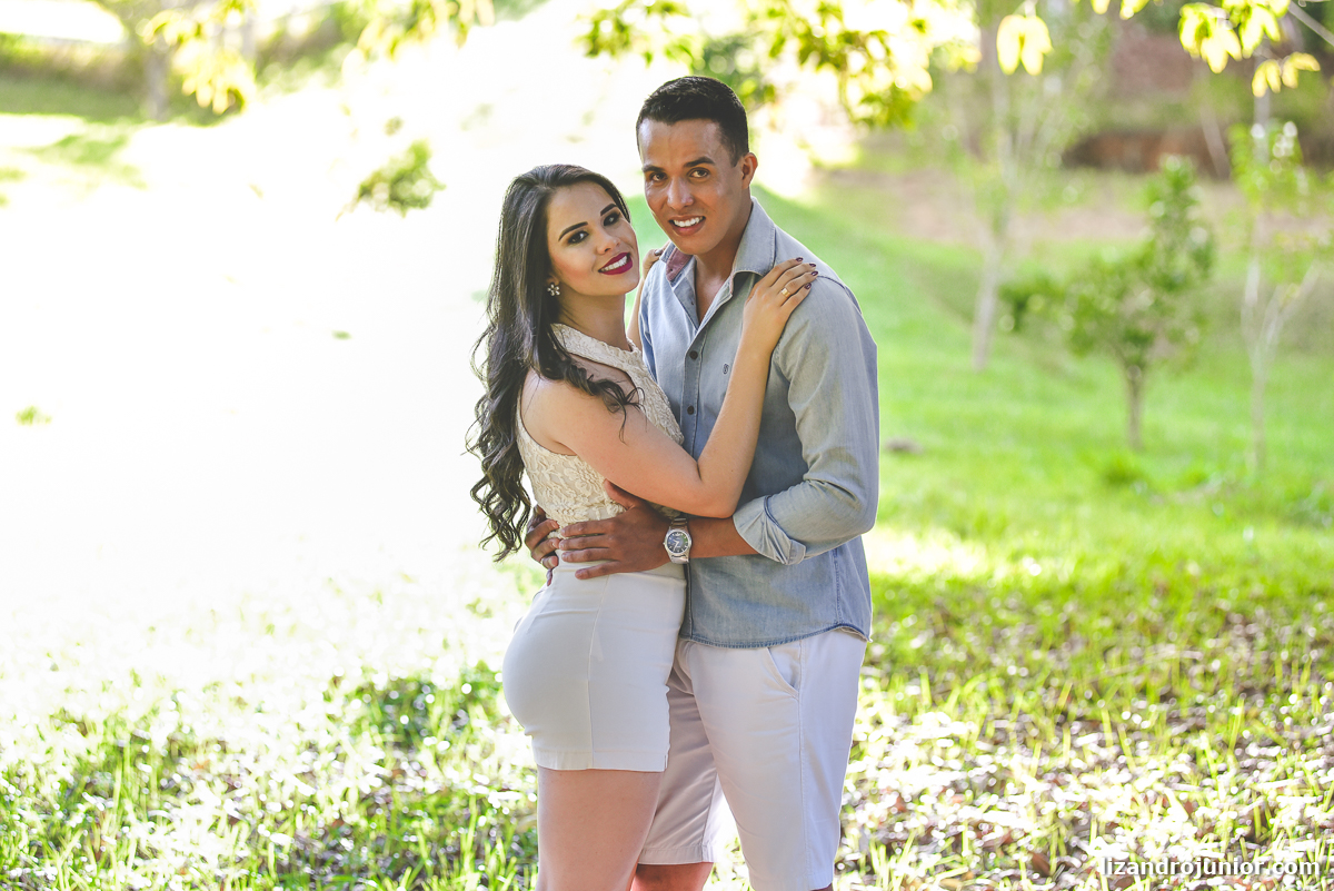lizandro júnior, fotógrafo de casamento patos de minas, ensaio namorando, ensaio romântico, ensaio presidente olegário, casamento presidente olegário, ensaio ar livre, sítio