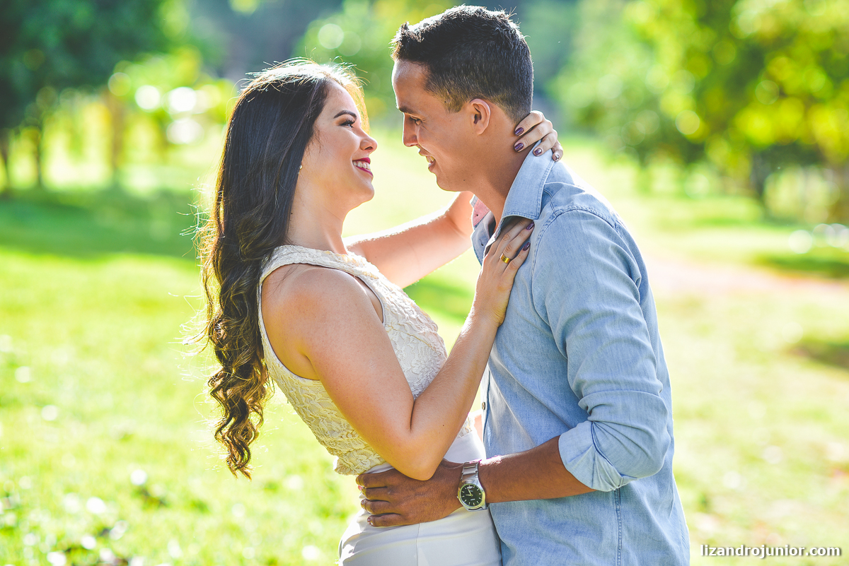 lizandro júnior, fotógrafo de casamento patos de minas, ensaio namorando, ensaio romântico, ensaio presidente olegário, casamento presidente olegário, ensaio ar livre, sítio