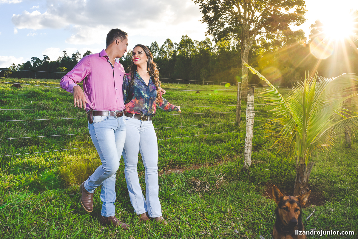 lizandro júnior, fotógrafo de casamento patos de minas, ensaio namorando, ensaio romântico, ensaio presidente olegário, casamento presidente olegário, ensaio ar livre, sítio