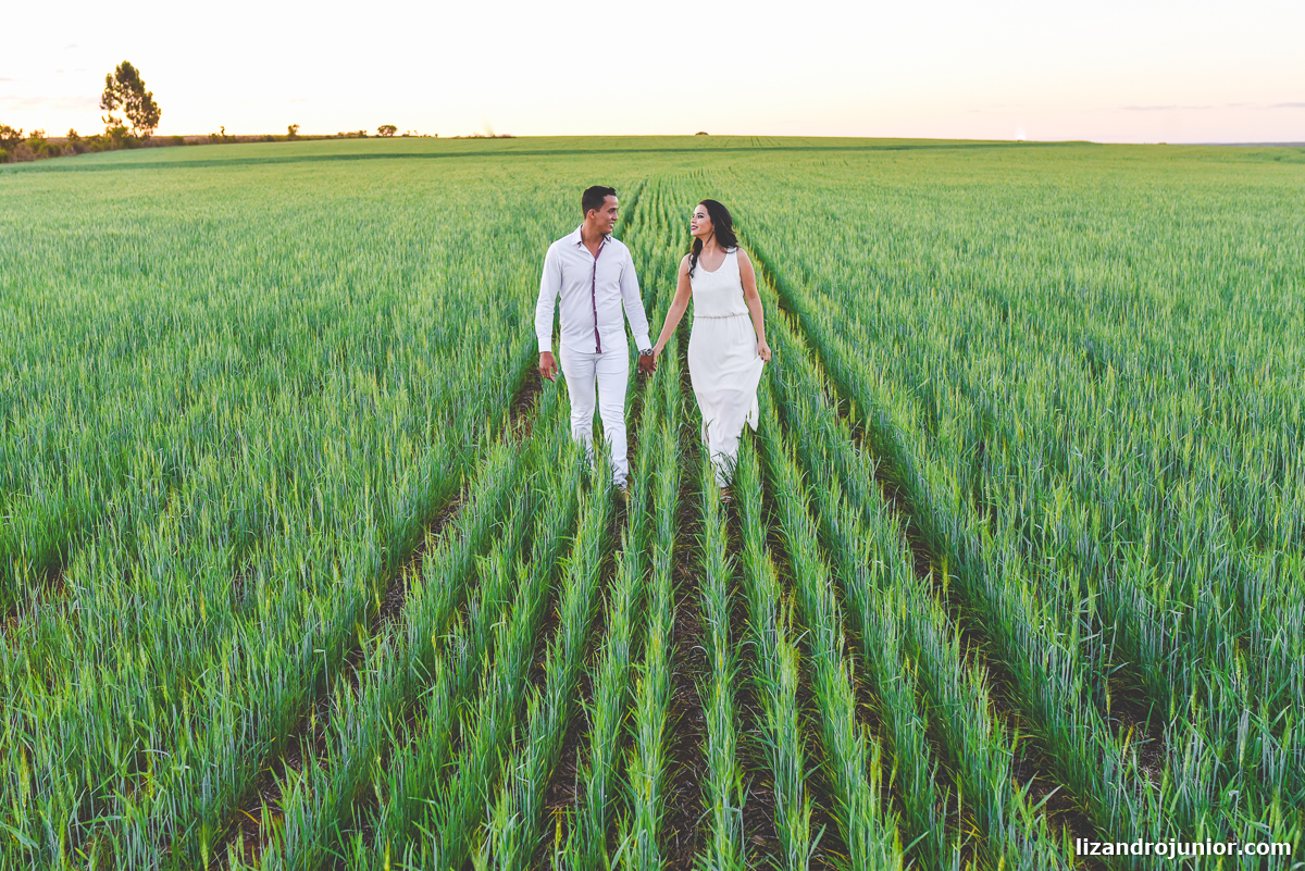 lizandro júnior, fotógrafo de casamento patos de minas, ensaio namorando, ensaio romântico, ensaio presidente olegário, casamento presidente olegário, ensaio ar livre, sítio