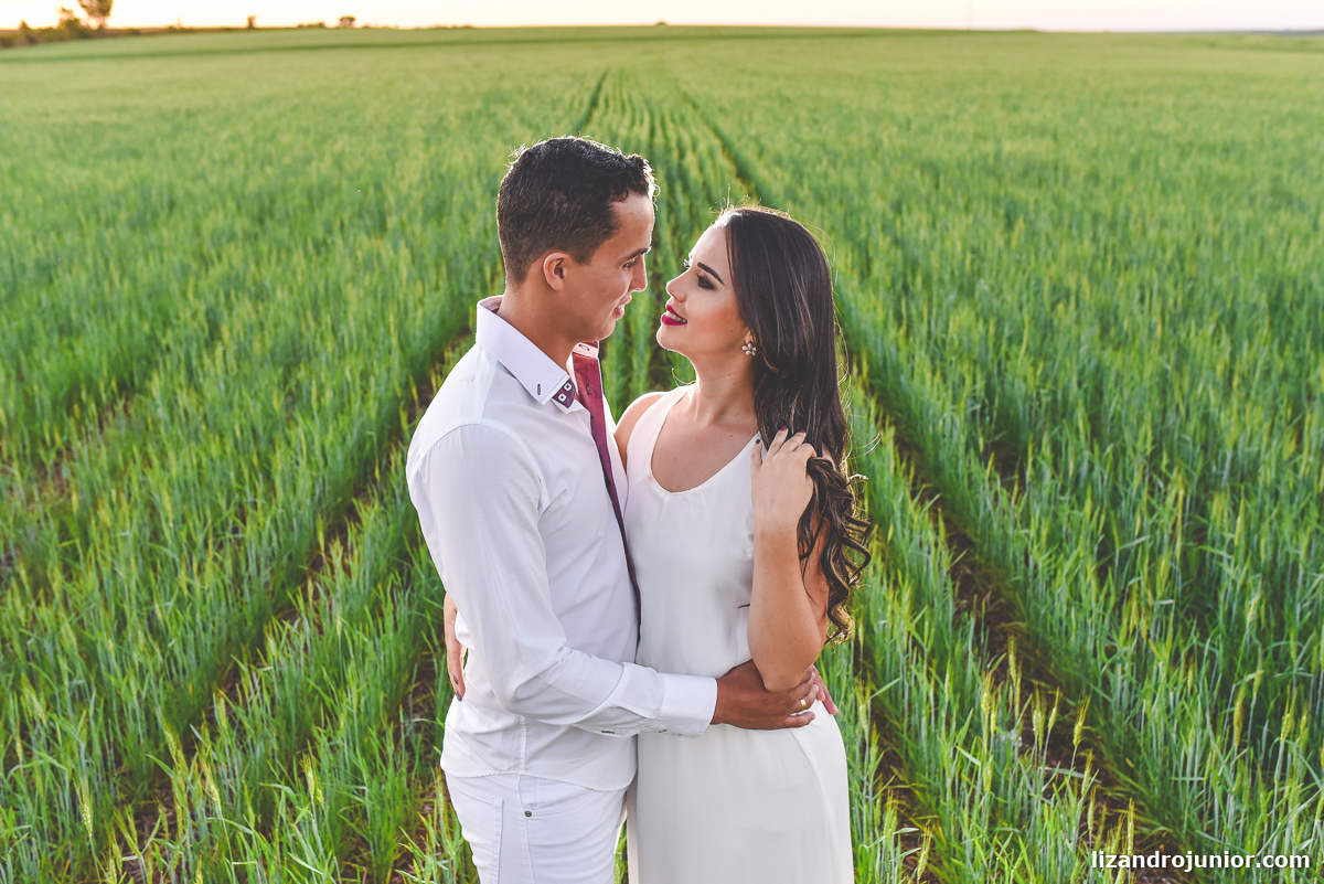lizandro júnior, fotógrafo de casamento patos de minas, ensaio namorando, ensaio romântico, ensaio presidente olegário, casamento presidente olegário, ensaio ar livre, sítio