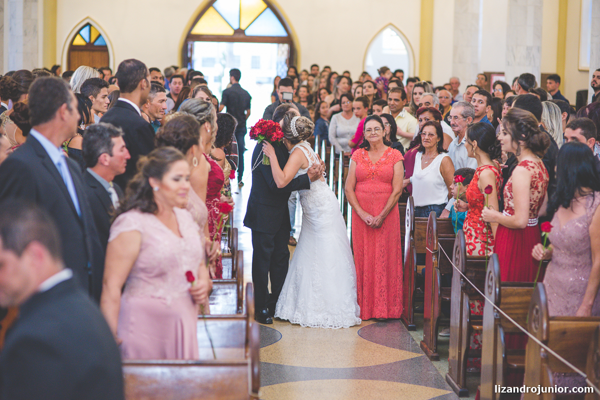 lizandro júnior fotografo de casamento, lagoa formosa, casamento na lagoa, daiane e alex lagoa formosa, fotografia de casamento minas gerais, igreja