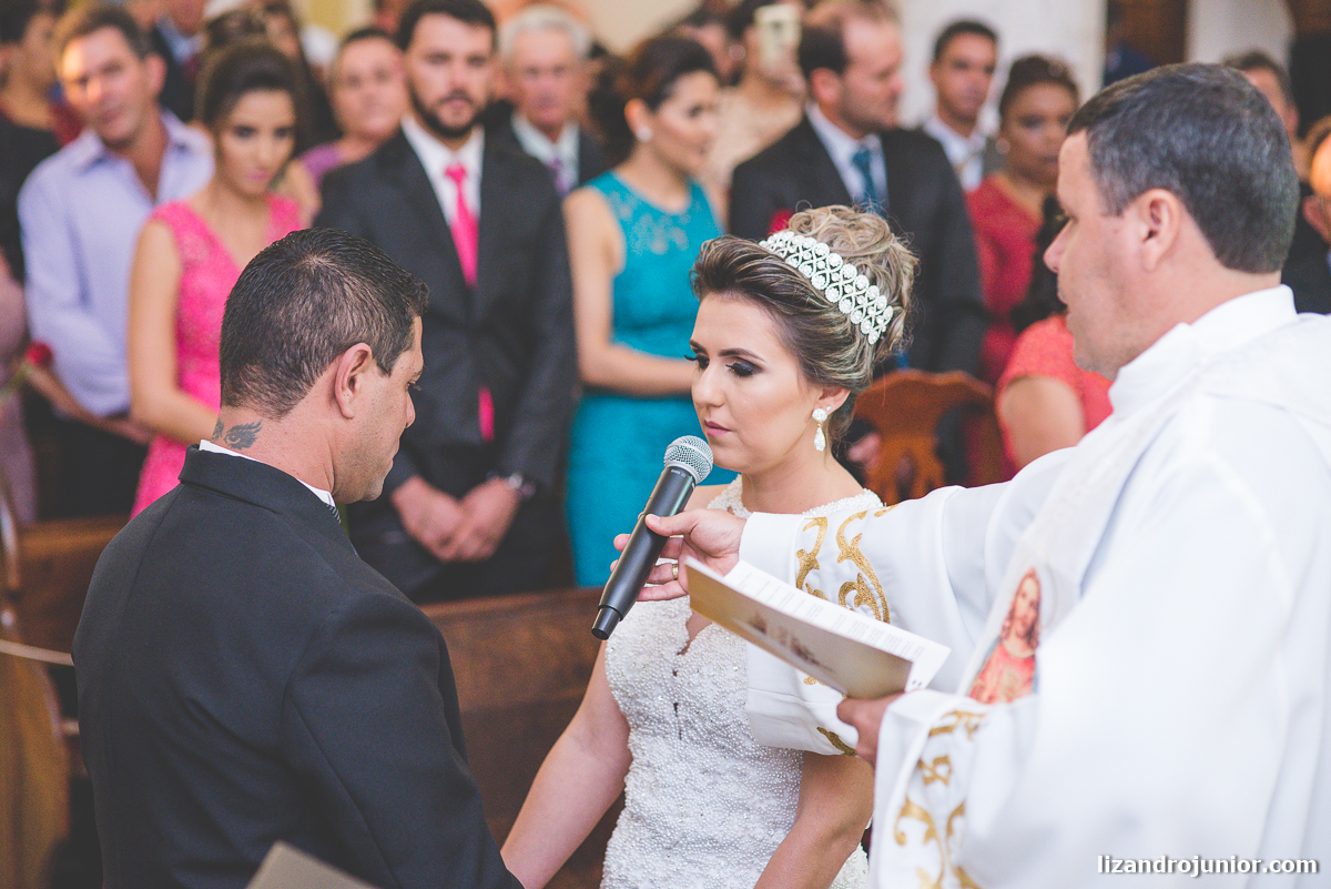 lizandro júnior fotografo de casamento, lagoa formosa, casamento na lagoa, daiane e alex lagoa formosa, fotografia de casamento minas gerais, igreja