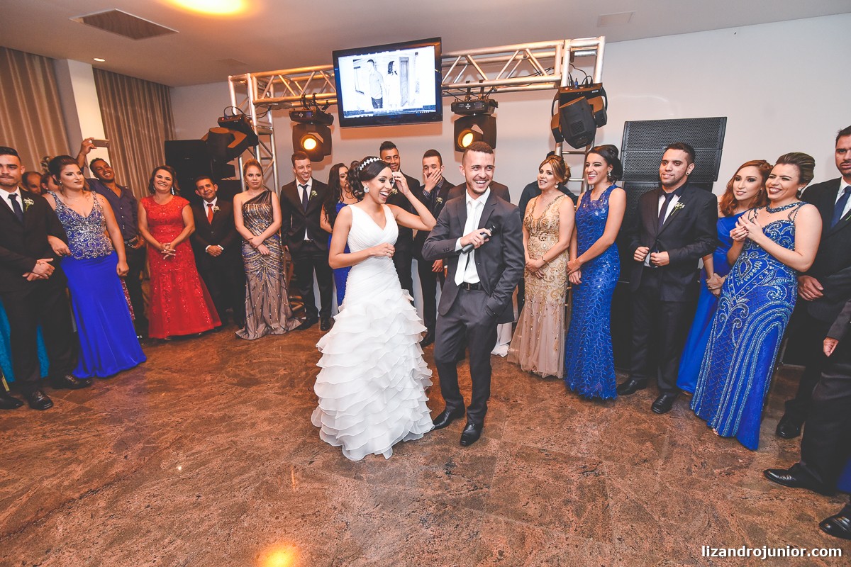 lizandro júnior fotógrafo de casamento, patos de minas, casamento, casamento em patos, lizandro junior patos, raquel e wallef, casamento evangélico, palavra da vida, gálatas golden