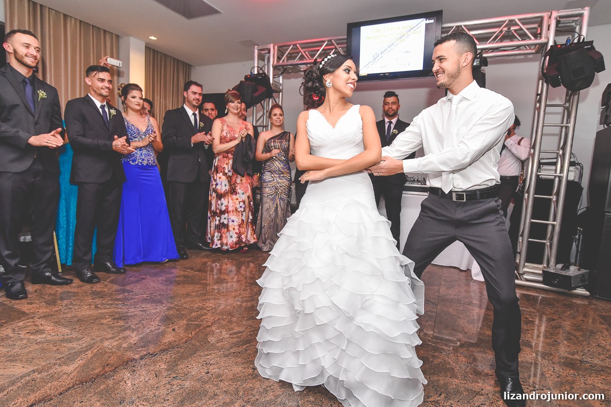 lizandro júnior fotógrafo de casamento, patos de minas, casamento, casamento em patos, lizandro junior patos, raquel e wallef, casamento evangélico, palavra da vida, gálatas golden