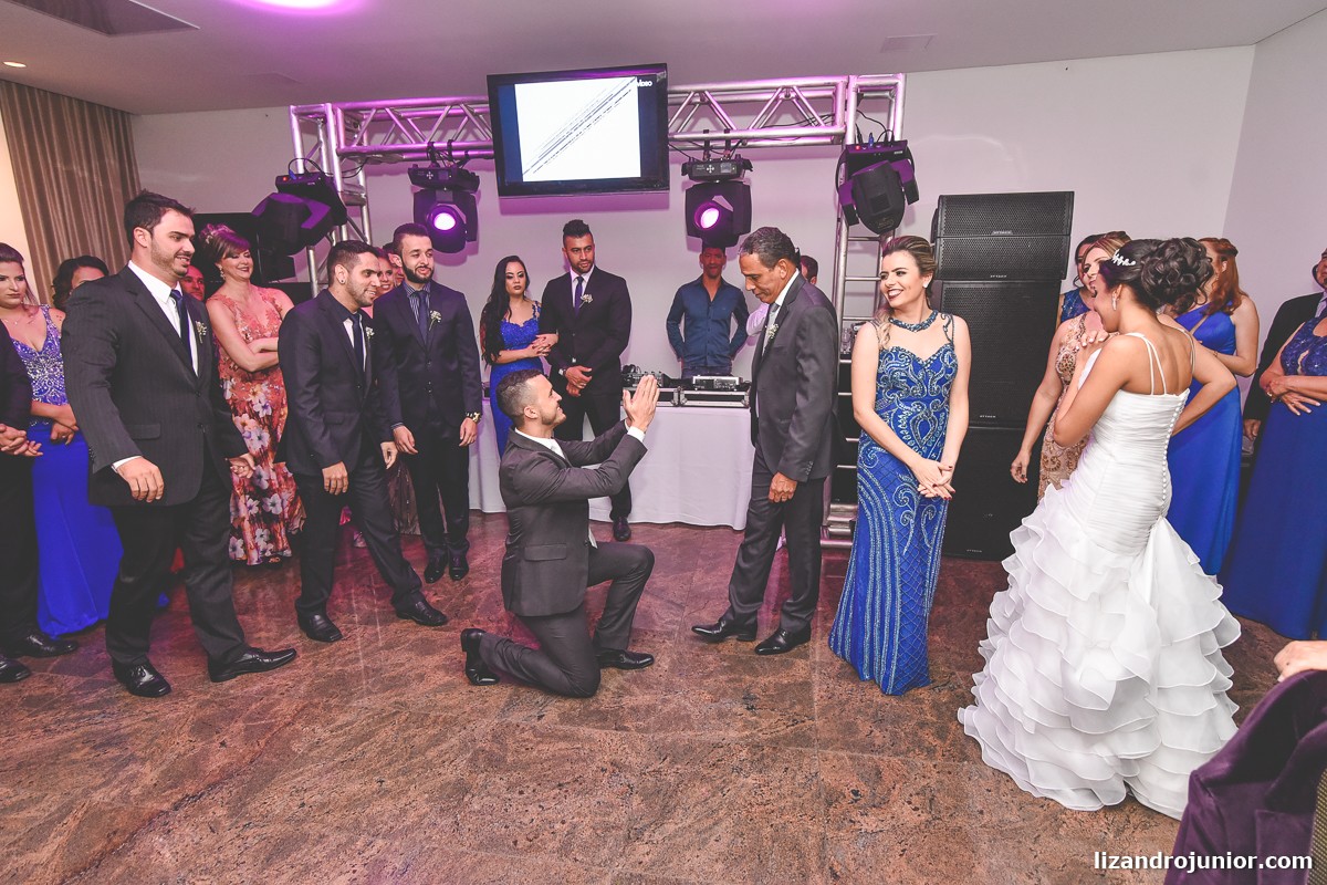 lizandro júnior fotógrafo de casamento, patos de minas, casamento, casamento em patos, lizandro junior patos, raquel e wallef, casamento evangélico, palavra da vida, gálatas golden