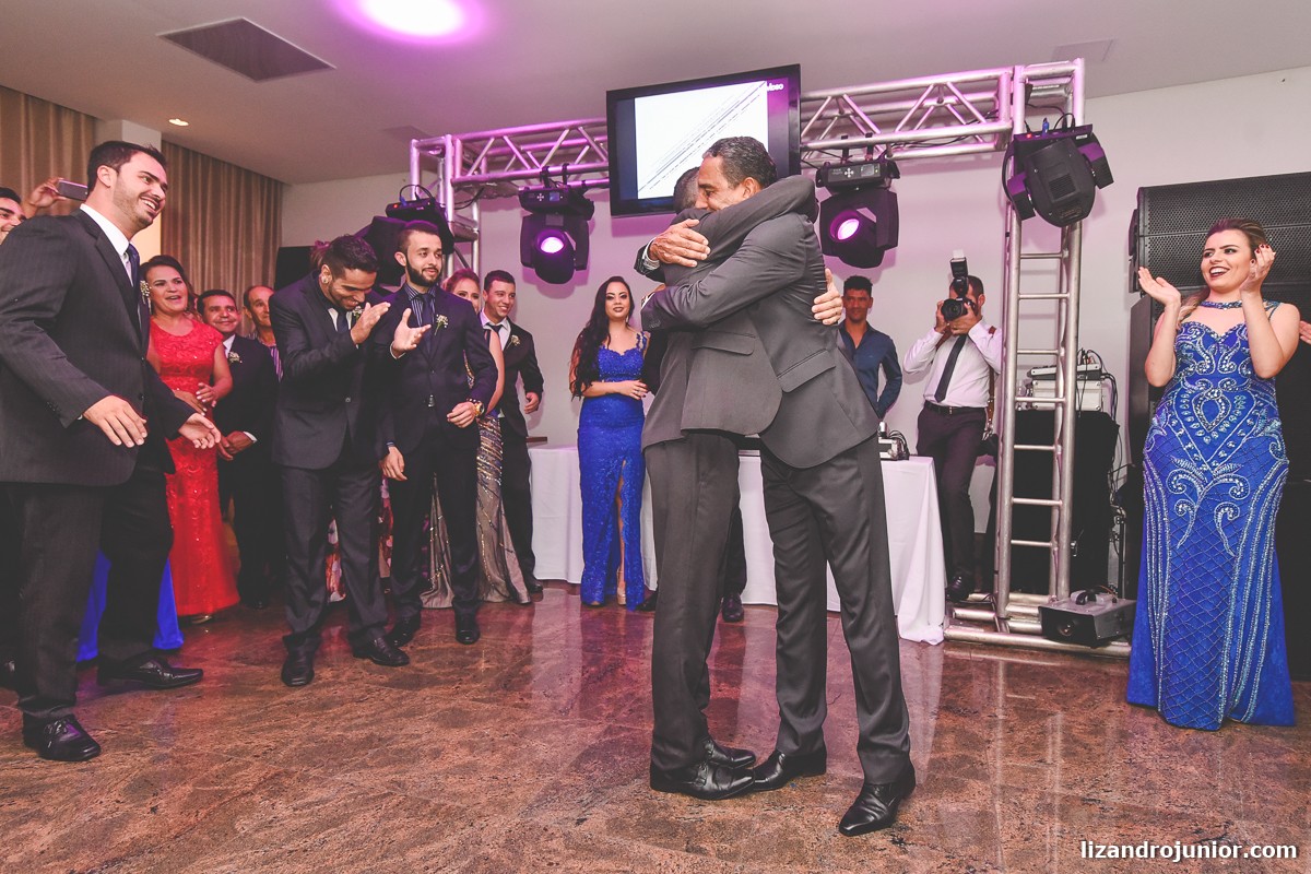 lizandro júnior fotógrafo de casamento, patos de minas, casamento, casamento em patos, lizandro junior patos, raquel e wallef, casamento evangélico, palavra da vida, gálatas golden