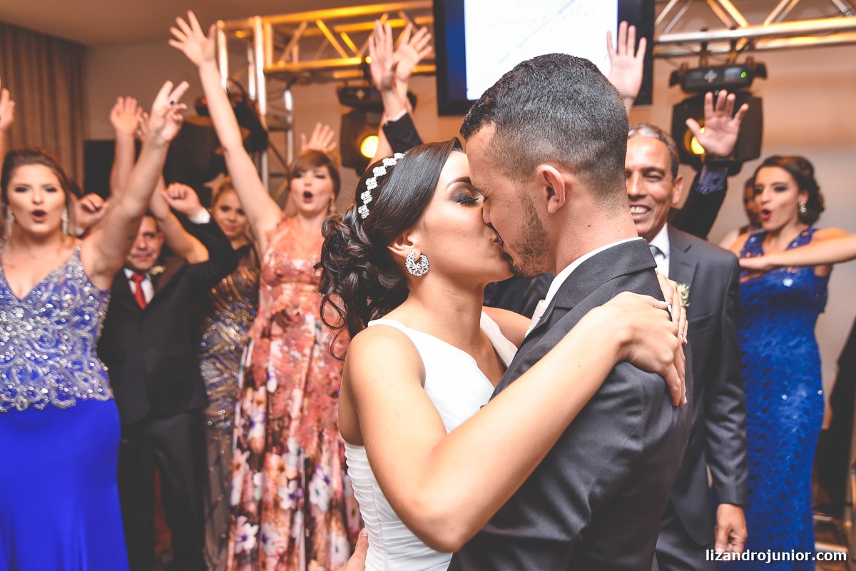 lizandro júnior fotógrafo de casamento, patos de minas, casamento, casamento em patos, lizandro junior patos, raquel e wallef, casamento evangélico, palavra da vida, gálatas golden