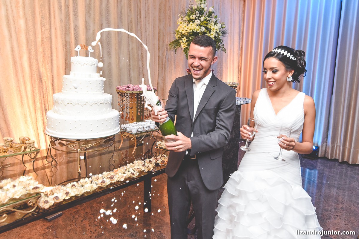 lizandro júnior fotógrafo de casamento, patos de minas, casamento, casamento em patos, lizandro junior patos, raquel e wallef, casamento evangélico, palavra da vida, gálatas golden
