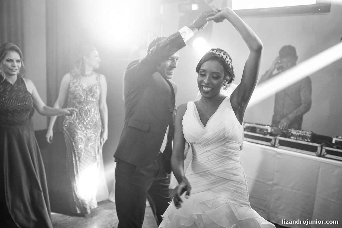 lizandro júnior fotógrafo de casamento, patos de minas, casamento, casamento em patos, lizandro junior patos, raquel e wallef, casamento evangélico, palavra da vida, gálatas golden