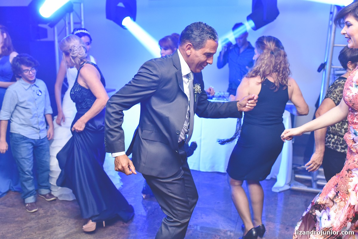 lizandro júnior fotógrafo de casamento, patos de minas, casamento, casamento em patos, lizandro junior patos, raquel e wallef, casamento evangélico, palavra da vida, gálatas golden