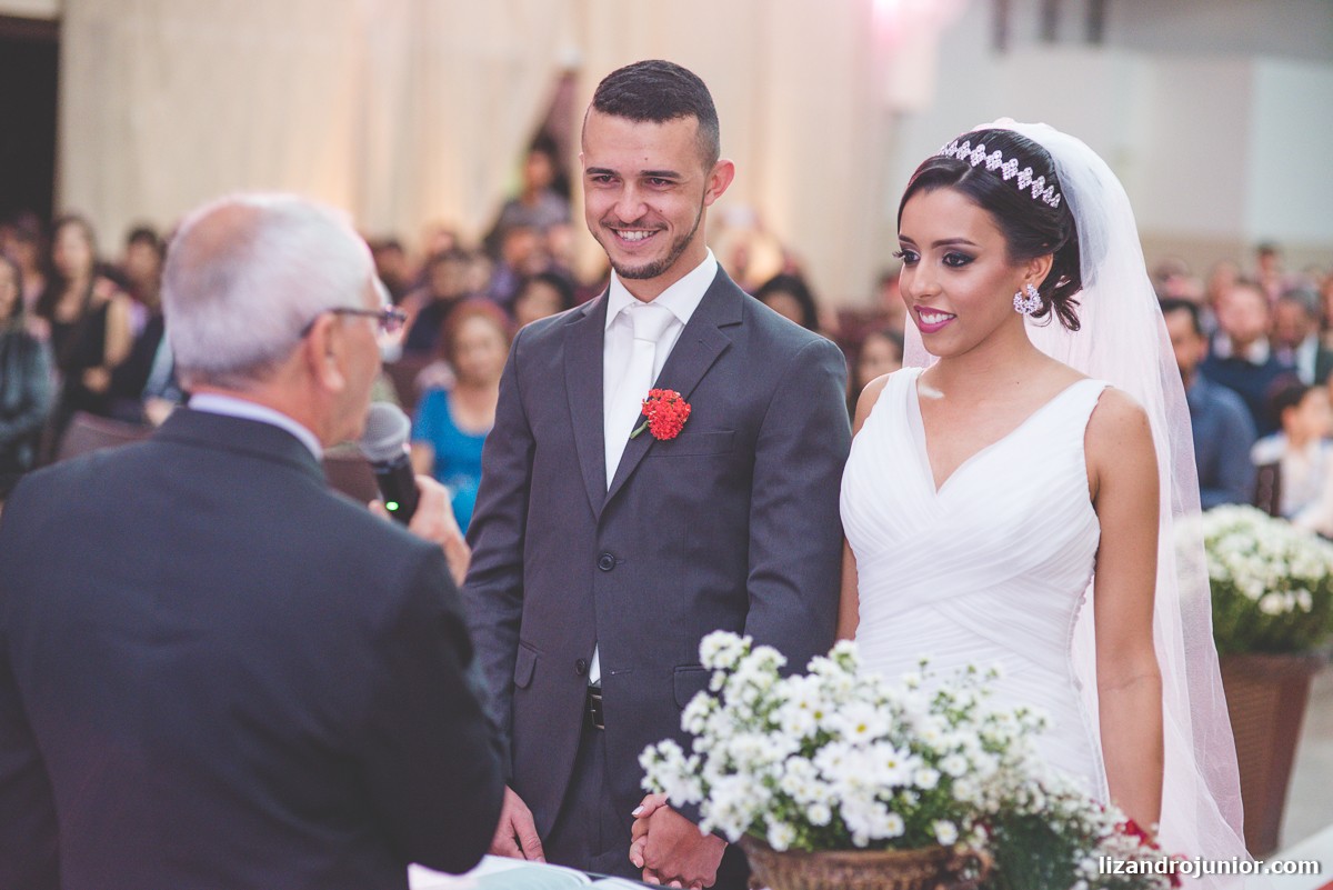 lizandro júnior fotógrafo de casamento, patos de minas, casamento, casamento em patos, lizandro junior patos, raquel e wallef, casamento evangélico, palavra da vida,
