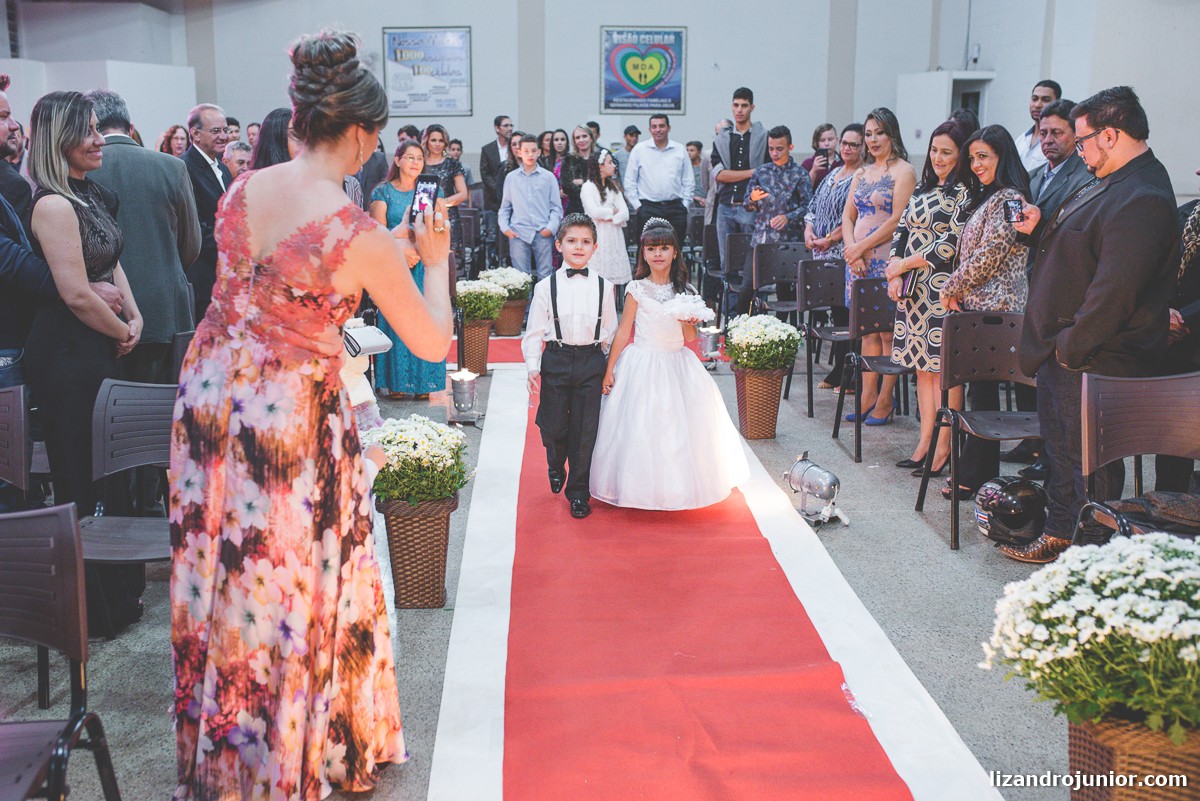 lizandro júnior fotógrafo de casamento, patos de minas, casamento, casamento em patos, lizandro junior patos, raquel e wallef, casamento evangélico, palavra da vida,