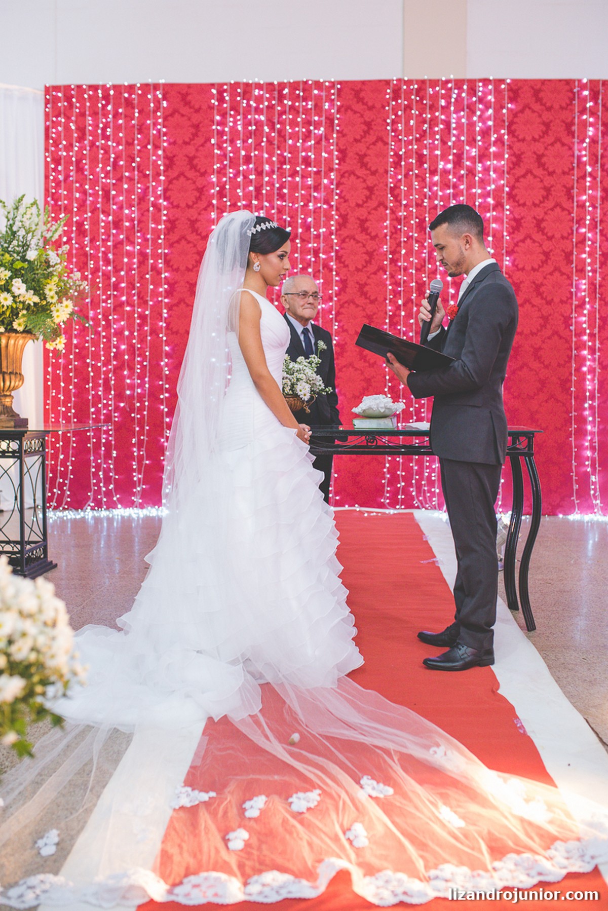 lizandro júnior fotógrafo de casamento, patos de minas, casamento, casamento em patos, lizandro junior patos, raquel e wallef, casamento evangélico, palavra da vida,