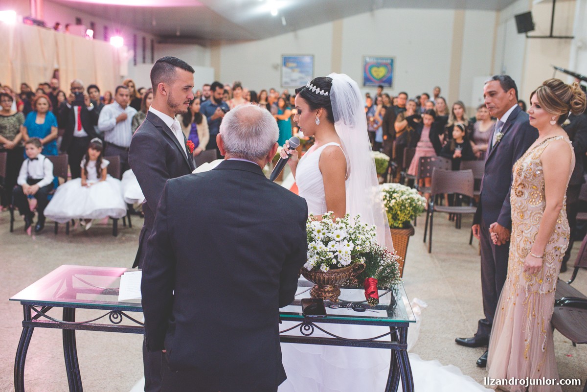 lizandro júnior fotógrafo de casamento, patos de minas, casamento, casamento em patos, lizandro junior patos, raquel e wallef, casamento evangélico, palavra da vida,