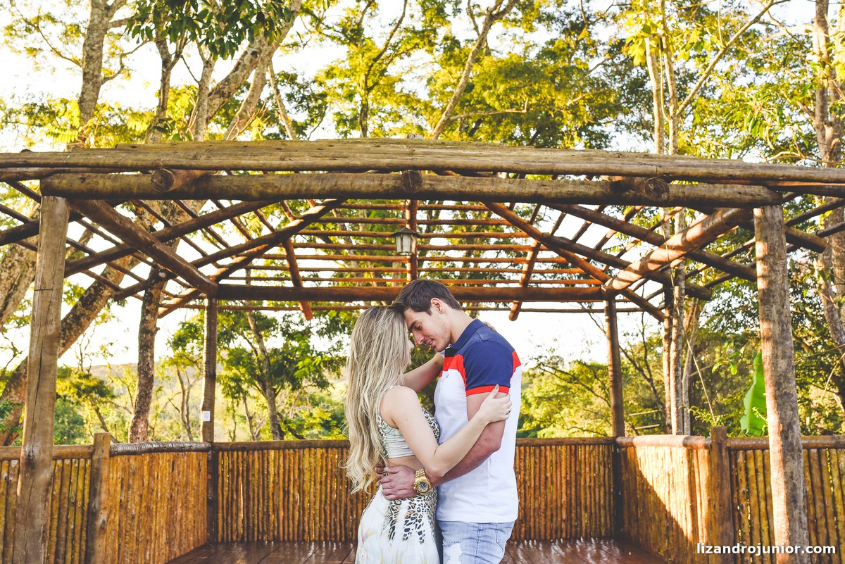 lizandro júnior fotógrafo, lizandro patos de minas, fotógrafo de casamento patos, pousada avalon, ensaio namorando, ensaio romântico