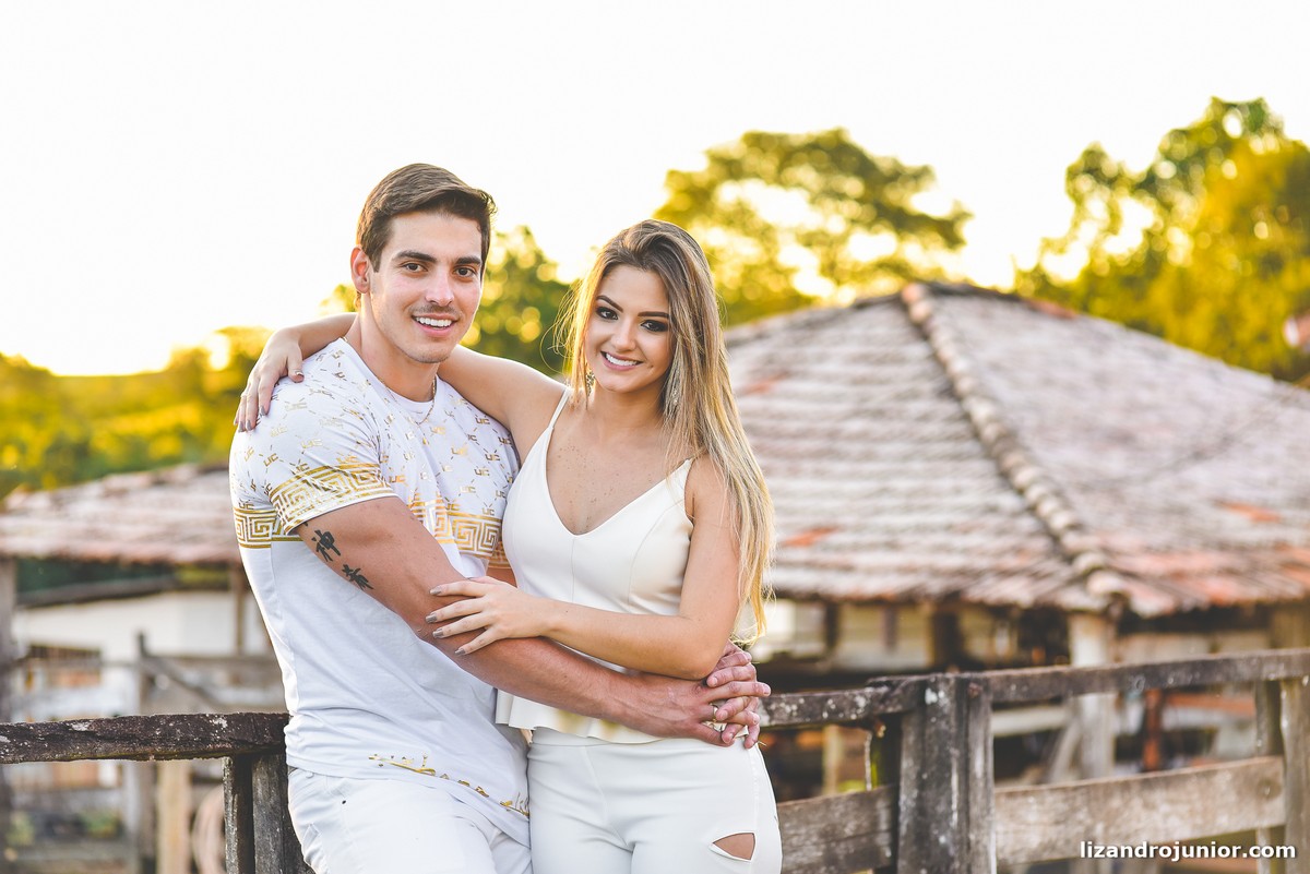 lizandro júnior fotógrafo, lizandro patos de minas, fotógrafo de casamento patos, pousada avalon, ensaio namorando, ensaio romântico