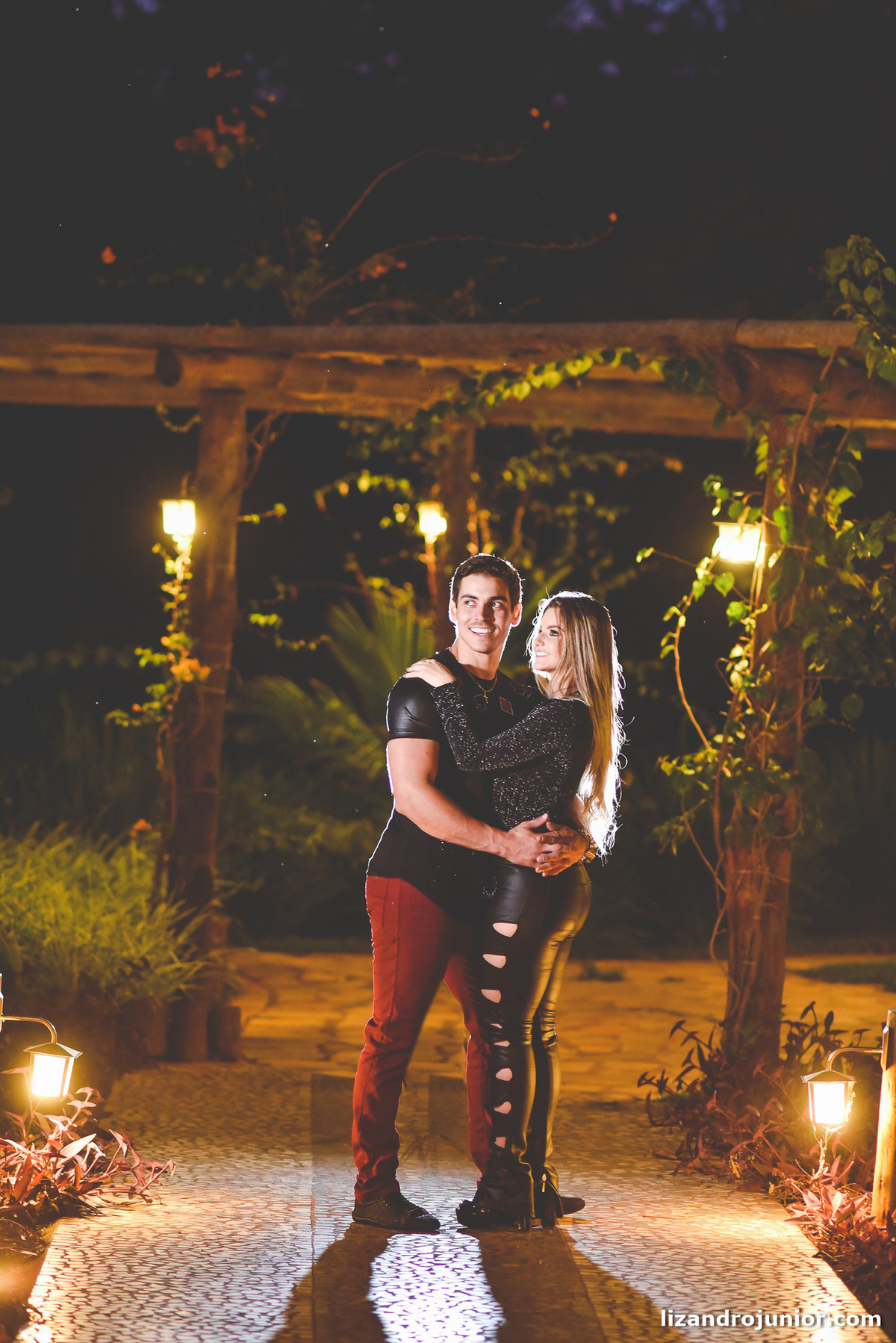 lizandro júnior fotógrafo, lizandro patos de minas, fotógrafo de casamento patos, pousada avalon, ensaio namorando, ensaio romântico