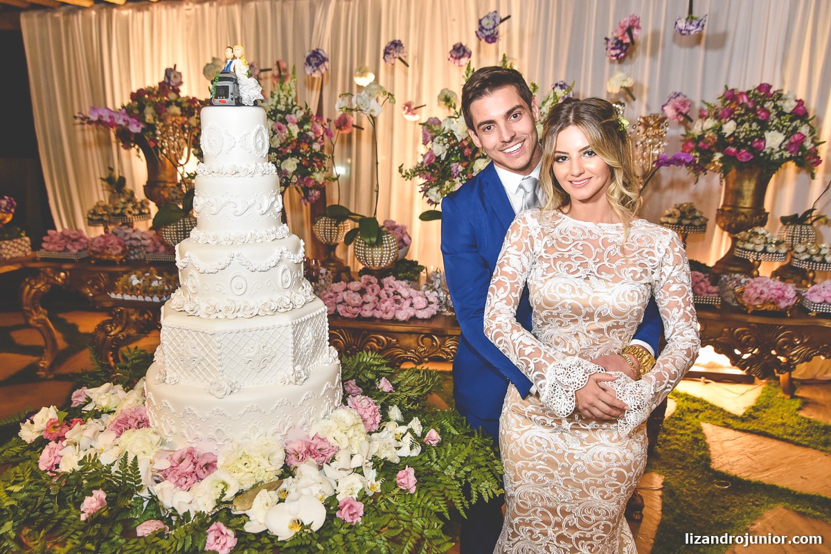 lizandro junior fotógrafo de casamento, fotógrafo patos de minas, lizandro júnior, casamento no campo, pousada avalon, casamento sitio, henrick e lorrany patos de minas, noivo bolo