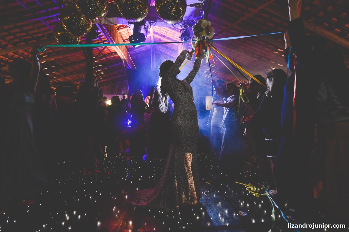 lizandro junior fotógrafo de casamento, fotógrafo patos de minas, lizandro júnior, casamento no campo, pousada avalon, casamento sitio, henrick e lorrany patos de minas,  buque de fita