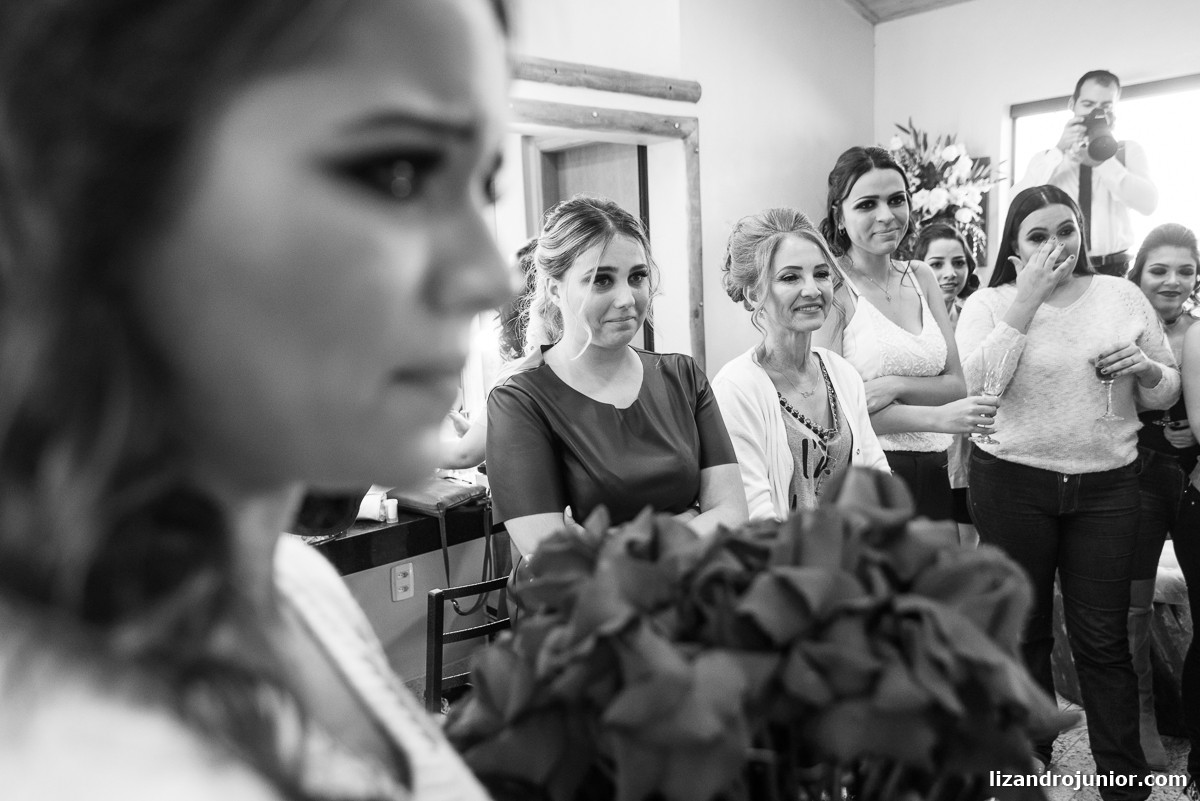 lizandro junior fotógrafo de casamento, fotógrafo patos de minas, lizandro júnior, casamento no campo, pousada avalon, casamento sitio, henrick e lorrany patos de minas, madrinhas chorando