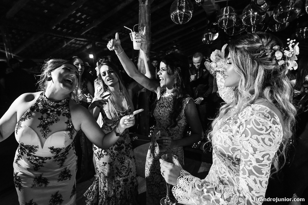 lizandro junior fotógrafo de casamento, fotógrafo patos de minas, lizandro júnior, casamento no campo, pousada avalon, casamento sitio, henrick e lorrany patos de minas, festa louca