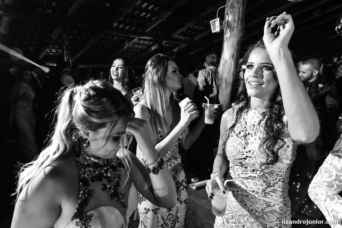 lizandro junior fotógrafo de casamento, fotógrafo patos de minas, lizandro júnior, casamento no campo, pousada avalon, casamento sitio, henrick e lorrany patos de minas, festa louca
