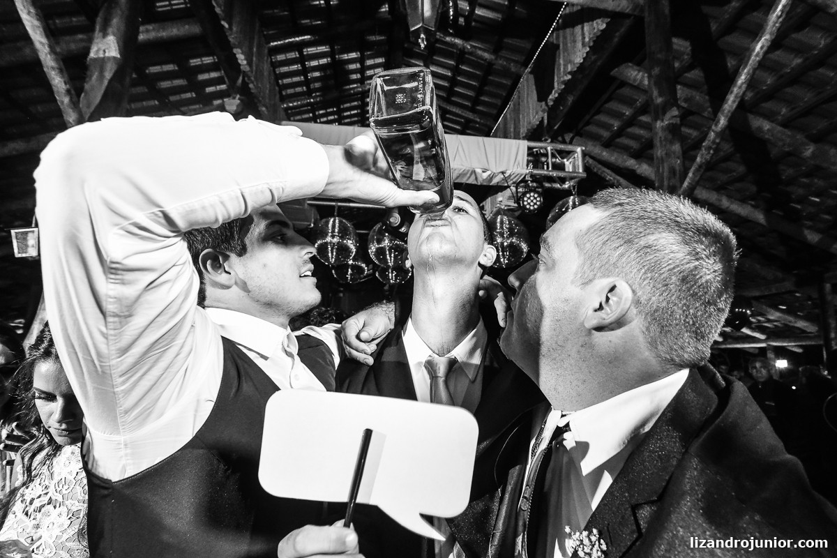 lizandro junior fotógrafo de casamento, fotógrafo patos de minas, lizandro júnior, casamento no campo, pousada avalon, casamento sitio, henrick e lorrany patos de minas, festa louca