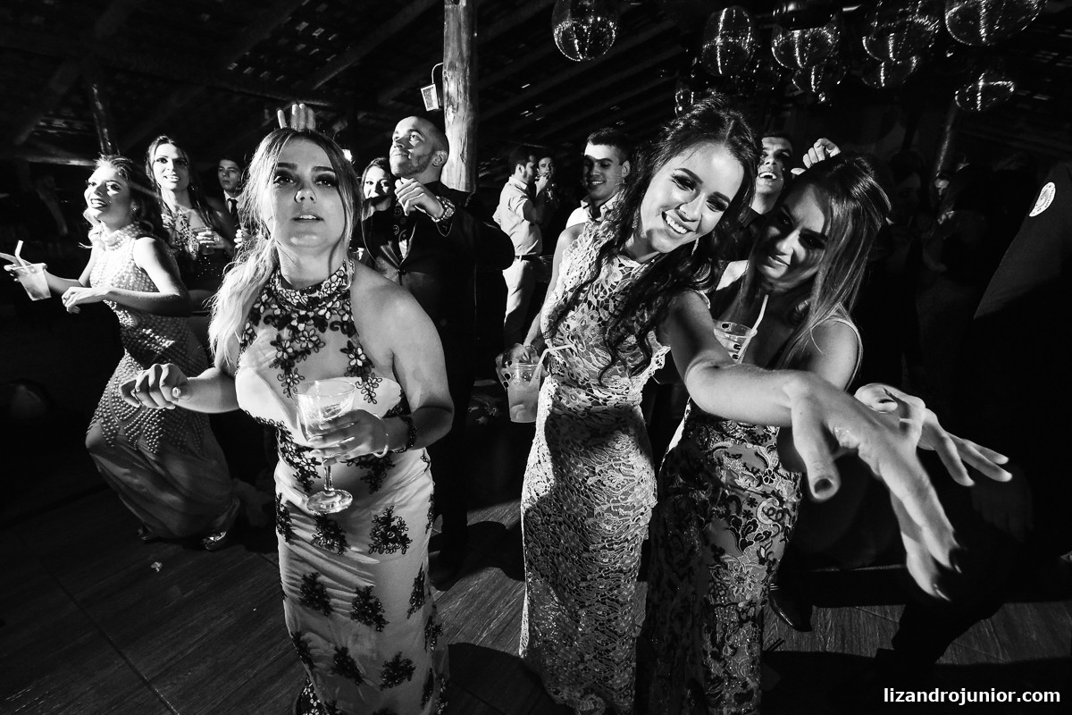 lizandro junior fotógrafo de casamento, fotógrafo patos de minas, lizandro júnior, casamento no campo, pousada avalon, casamento sitio, henrick e lorrany patos de minas, festa louca