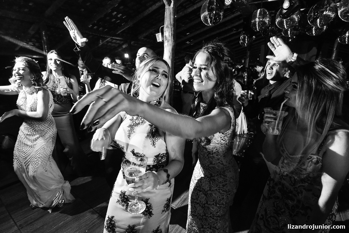 lizandro junior fotógrafo de casamento, fotógrafo patos de minas, lizandro júnior, casamento no campo, pousada avalon, casamento sitio, henrick e lorrany patos de minas, festa louca