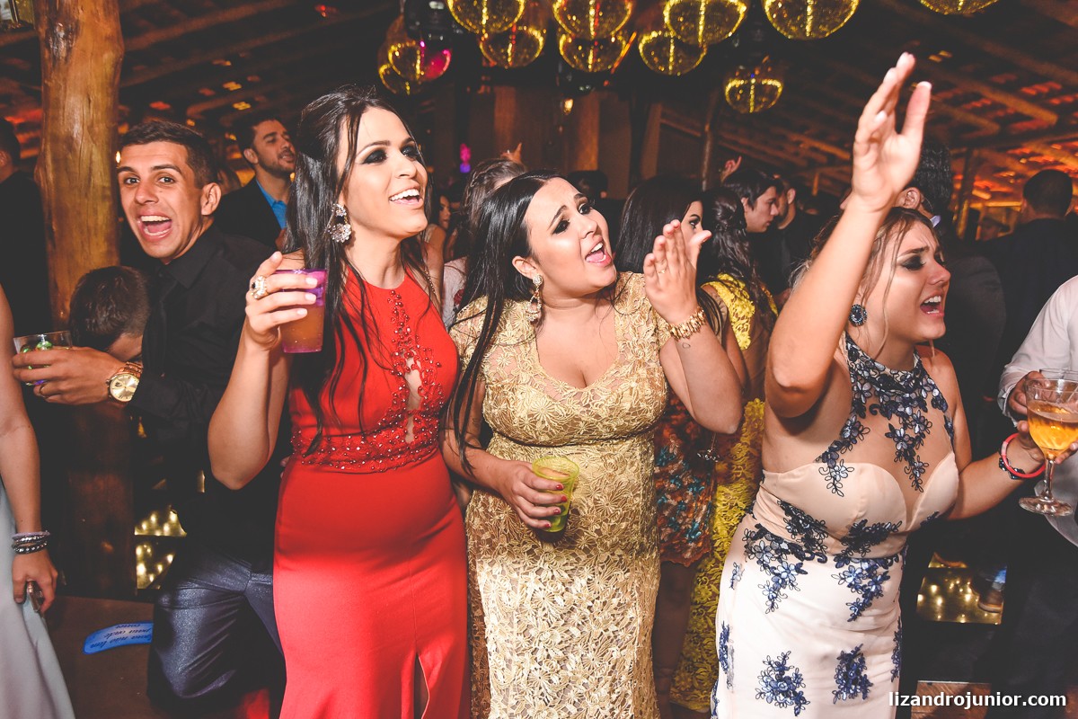 lizandro junior fotógrafo de casamento, fotógrafo patos de minas, lizandro júnior, casamento no campo, pousada avalon, casamento sitio, henrick e lorrany patos de minas, festa louca