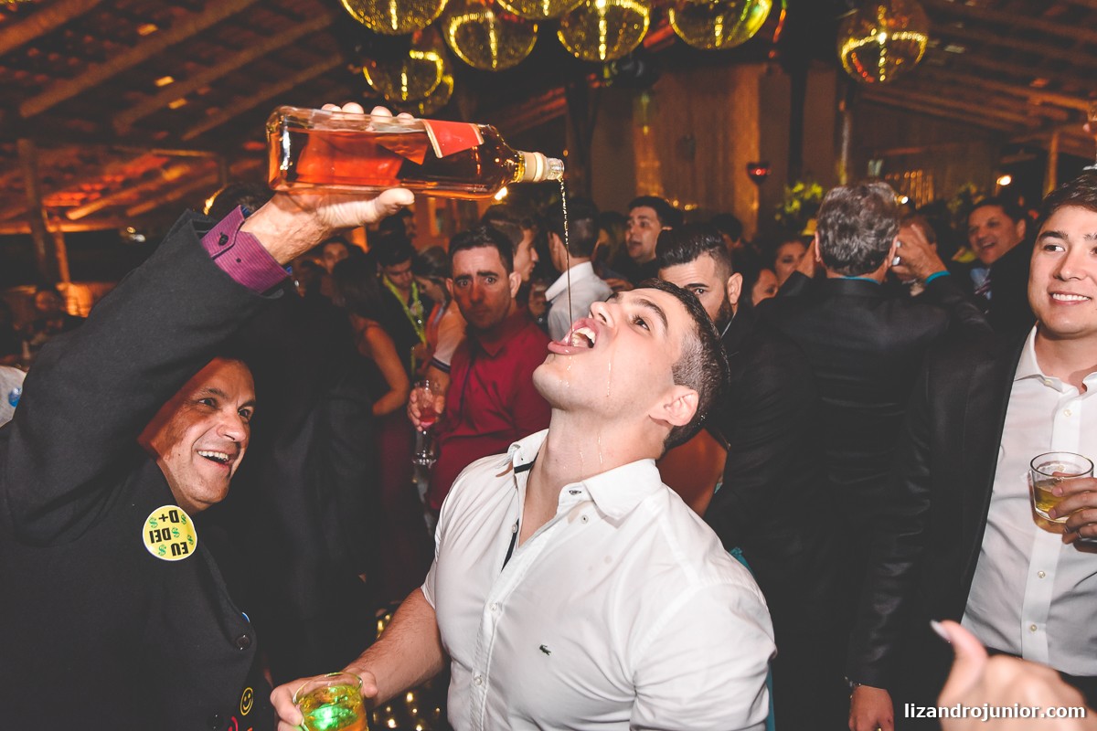 lizandro junior fotógrafo de casamento, fotógrafo patos de minas, lizandro júnior, casamento no campo, pousada avalon, casamento sitio, henrick e lorrany patos de minas, festa whisky