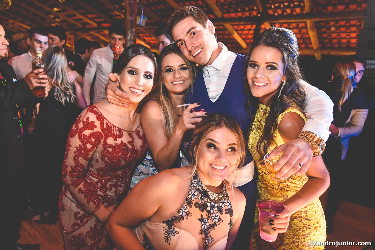 lizandro junior fotógrafo de casamento, fotógrafo patos de minas, lizandro júnior, casamento no campo, pousada avalon, casamento sitio, henrick e lorrany patos de minas, festa louca